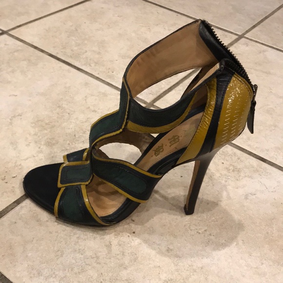 L.A.M.B HEELS - Picture 2 of 4